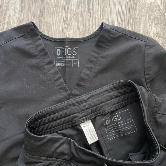 Black Figs Scrub Set - Picture 4 of 4